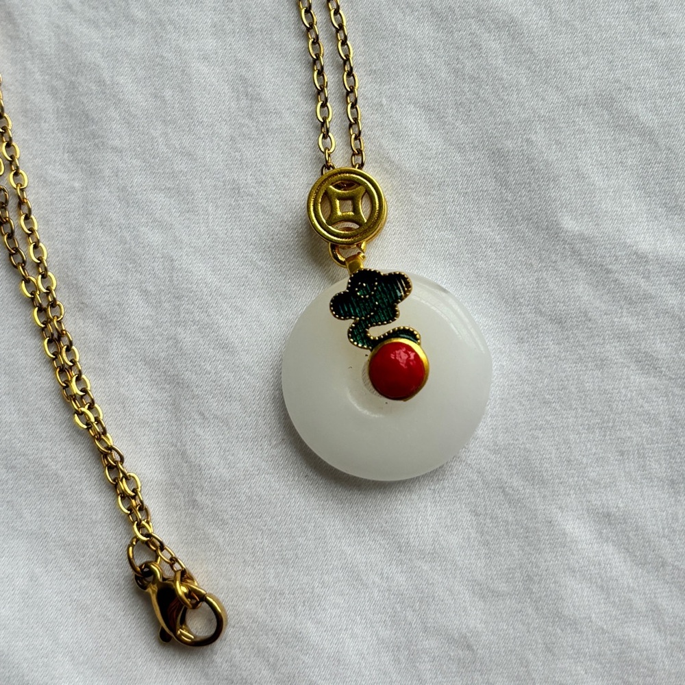 Brand New w/ Dust Bag Round White Jade Necklace